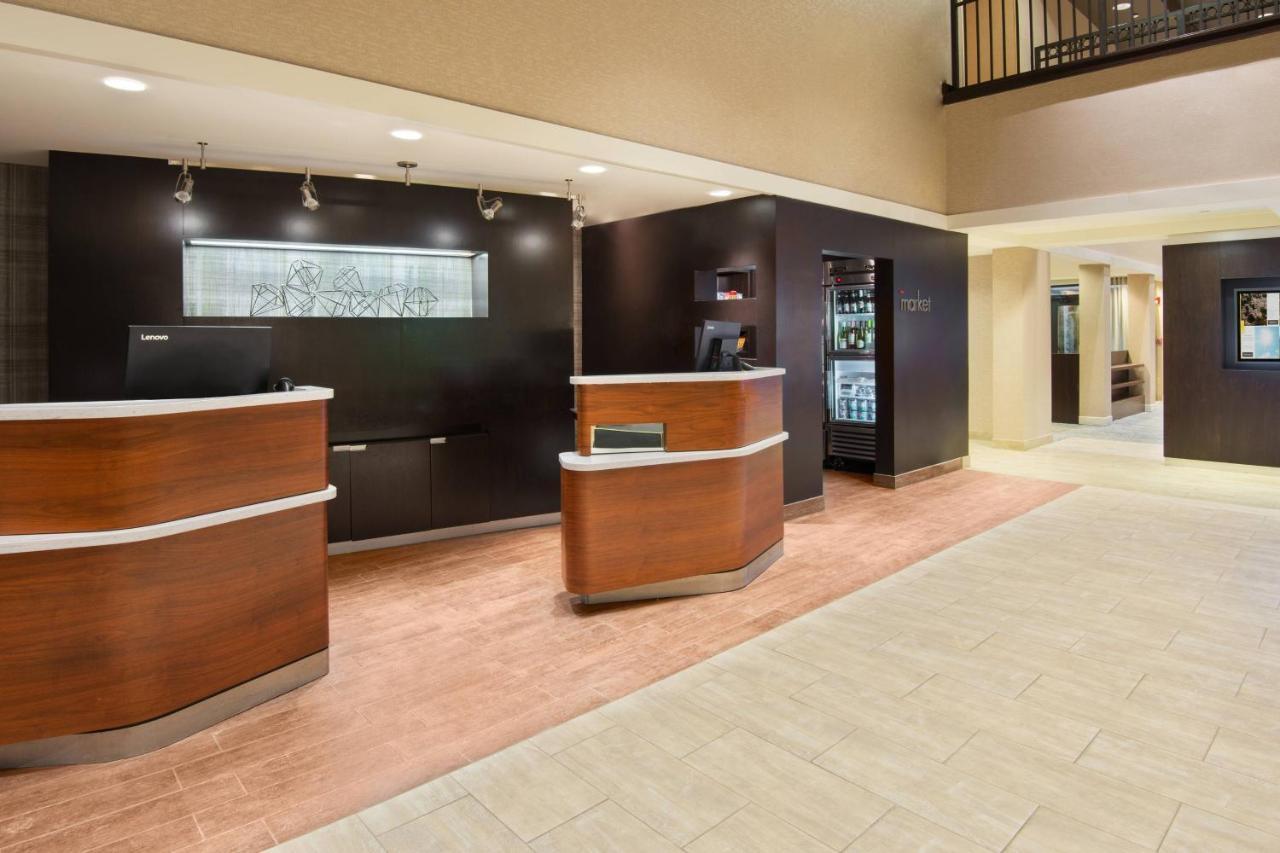 Hotel Courtyard By Marriott Airport Springfield