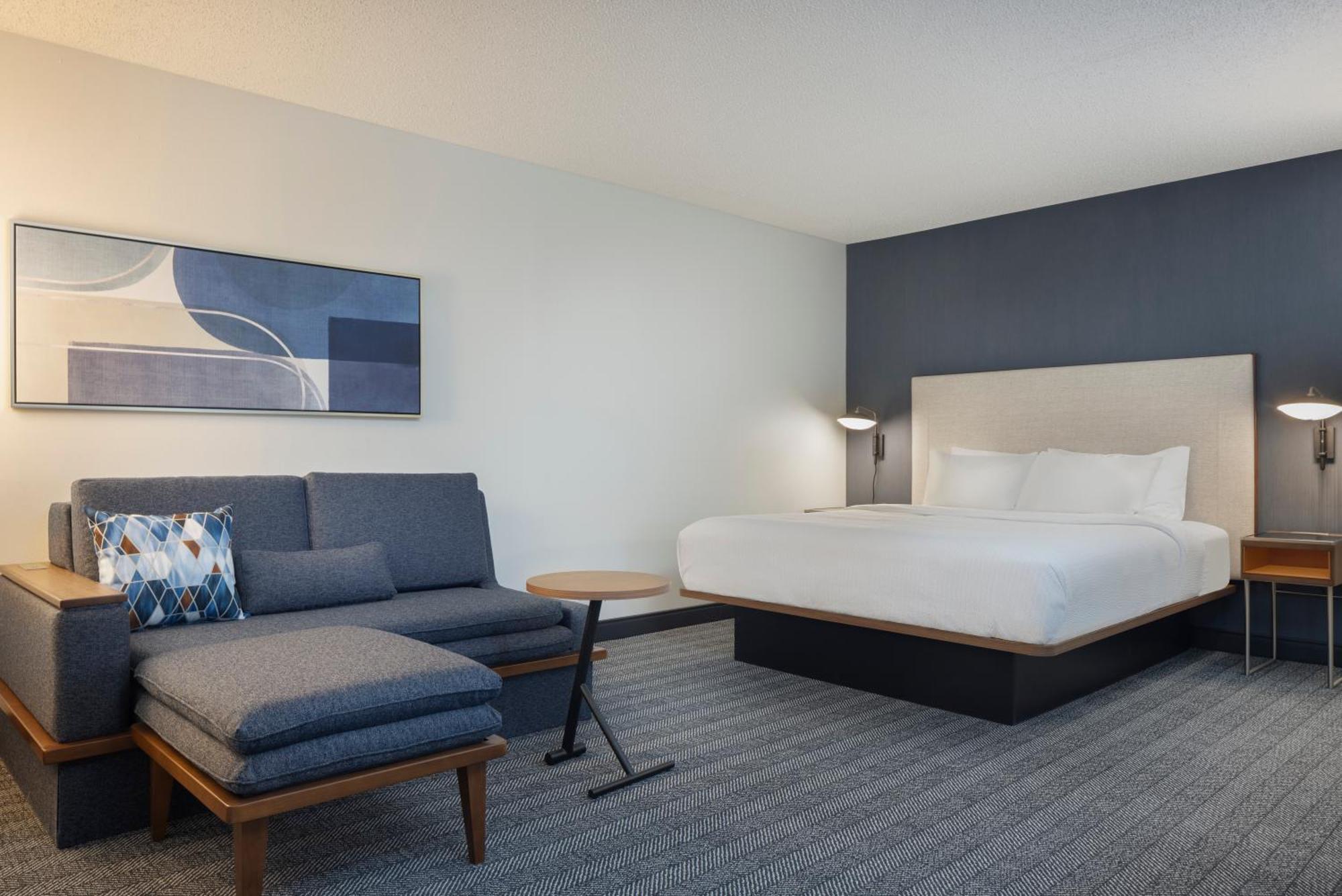 Hotel Courtyard By Marriott Airport Springfield
