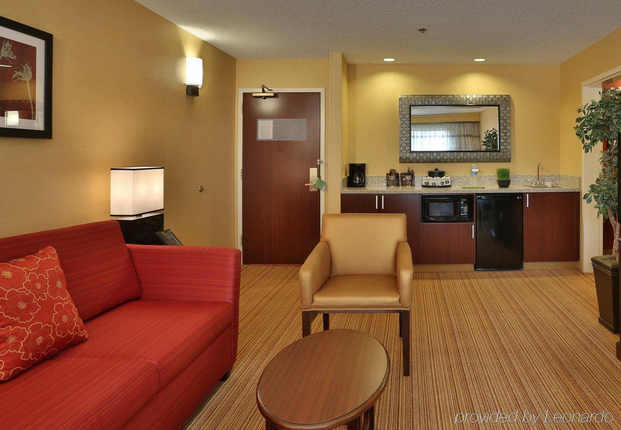Hotel Courtyard By Marriott Airport Springfield